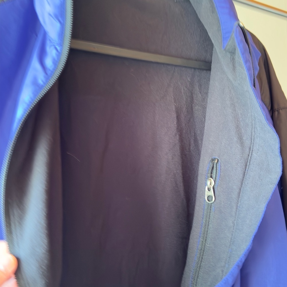 Vintage MEC Full Zip Insulated Jacket - Picture 14 of 15